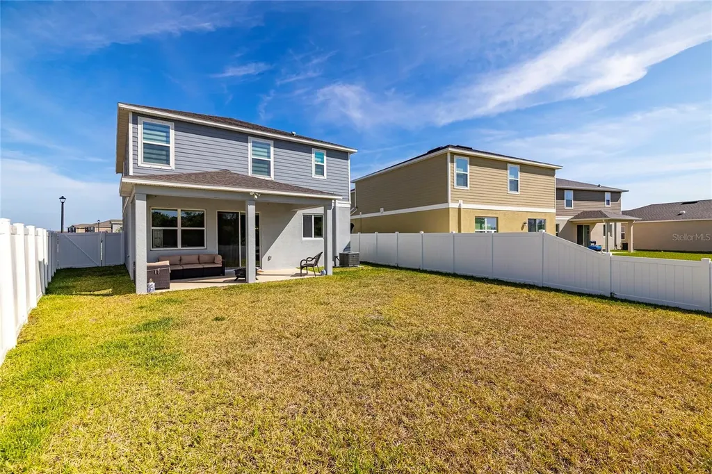 9104 Sandy Bluffs Circle Parrish FL 34219