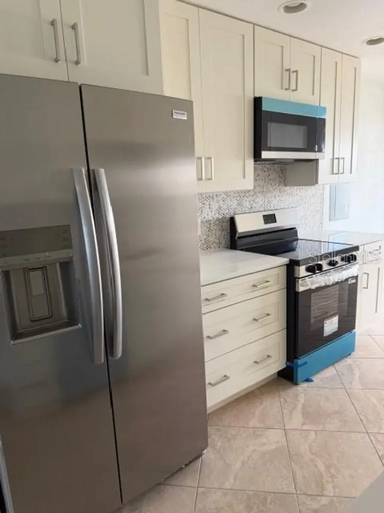 582 Boca Ciega Point Boulevard N St Petersburg FL 33708
