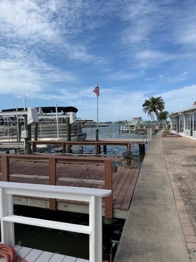 582 Boca Ciega Point Boulevard N St Petersburg FL 33708
