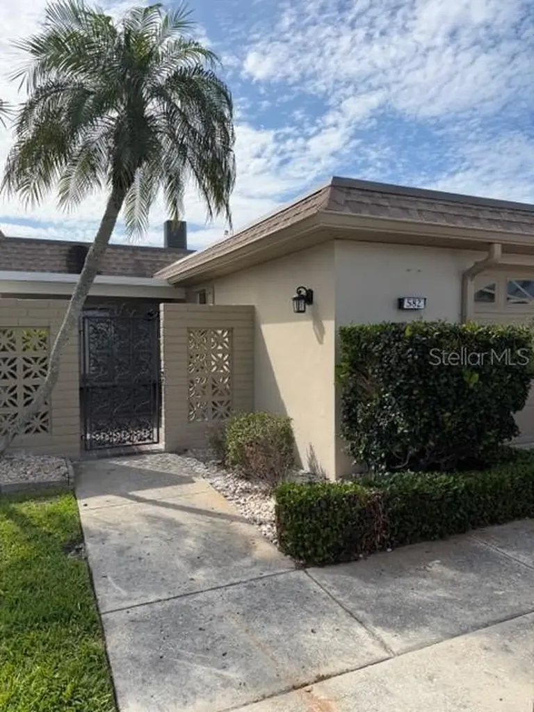 582 Boca Ciega Point Boulevard N St Petersburg FL 33708