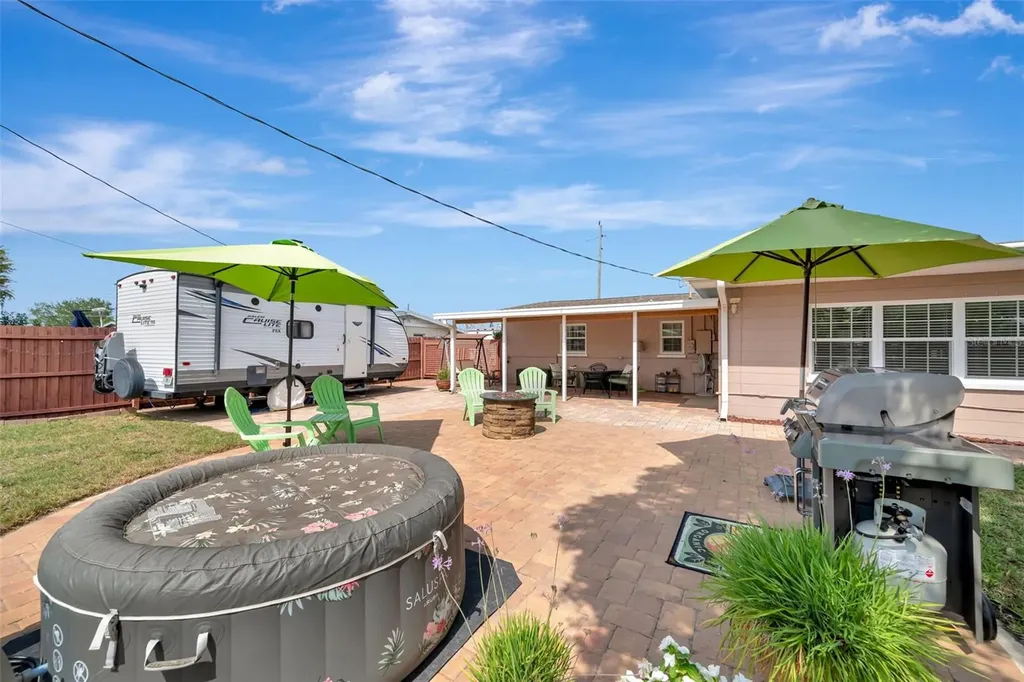 130 59th Street W Bradenton FL 34209
