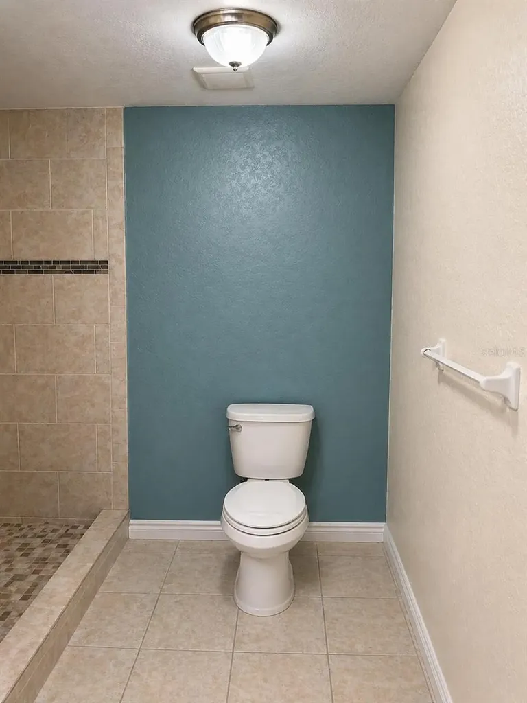 8618 Grandview Drive Tampa FL 33617