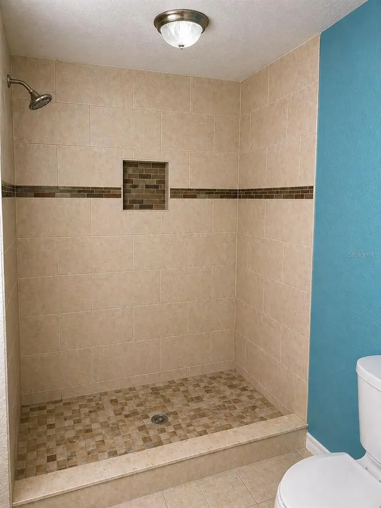 8618 Grandview Drive Tampa FL 33617