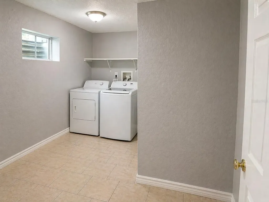 8618 Grandview Drive Tampa FL 33617