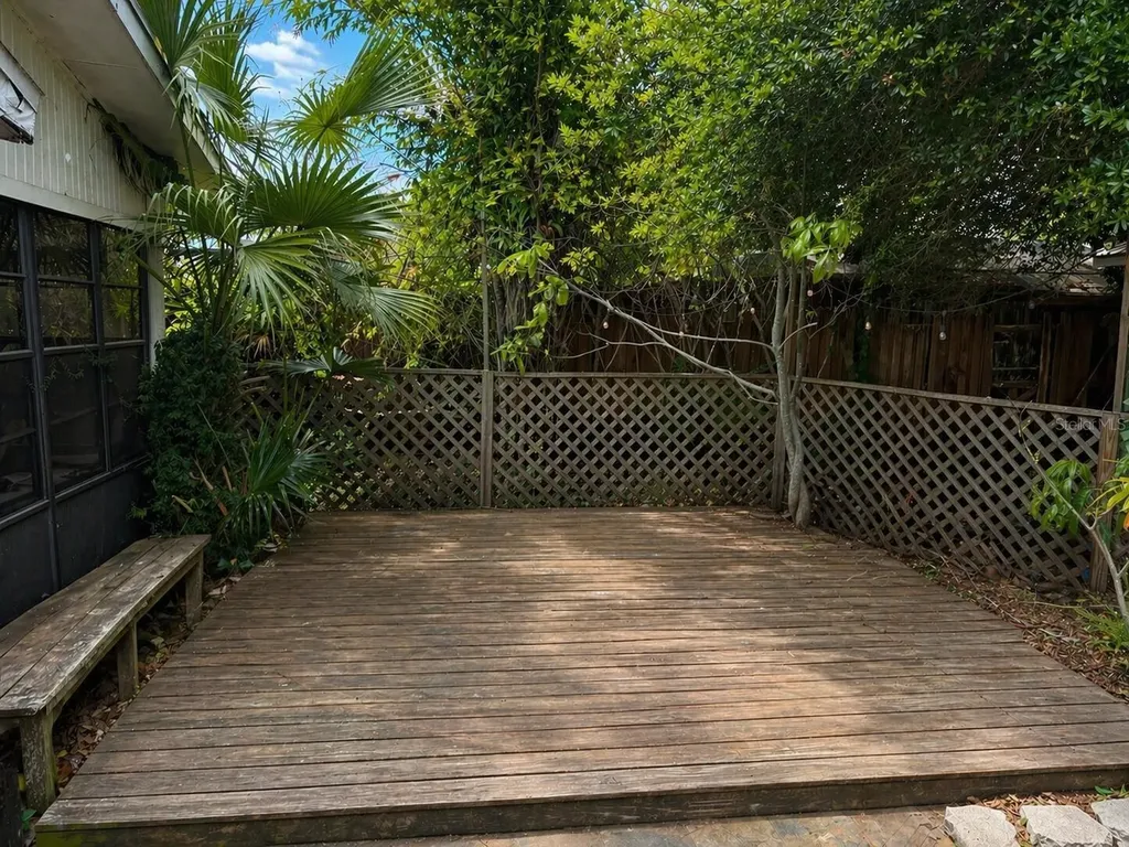 8618 Grandview Drive Tampa FL 33617