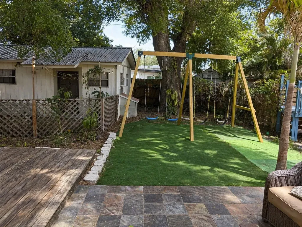 8618 Grandview Drive Tampa FL 33617