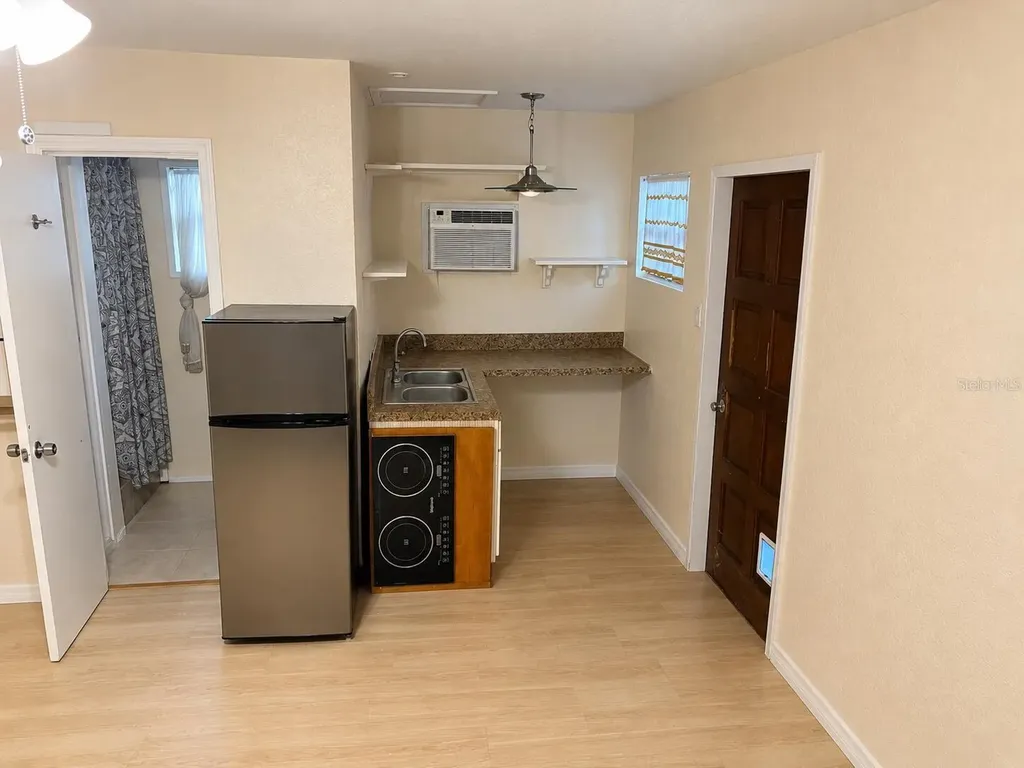 8618 Grandview Drive Tampa FL 33617