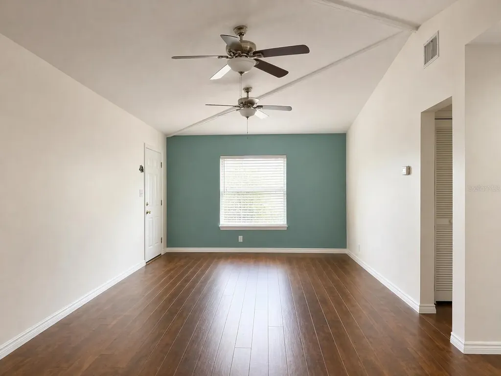 8618 Grandview Drive Tampa FL 33617