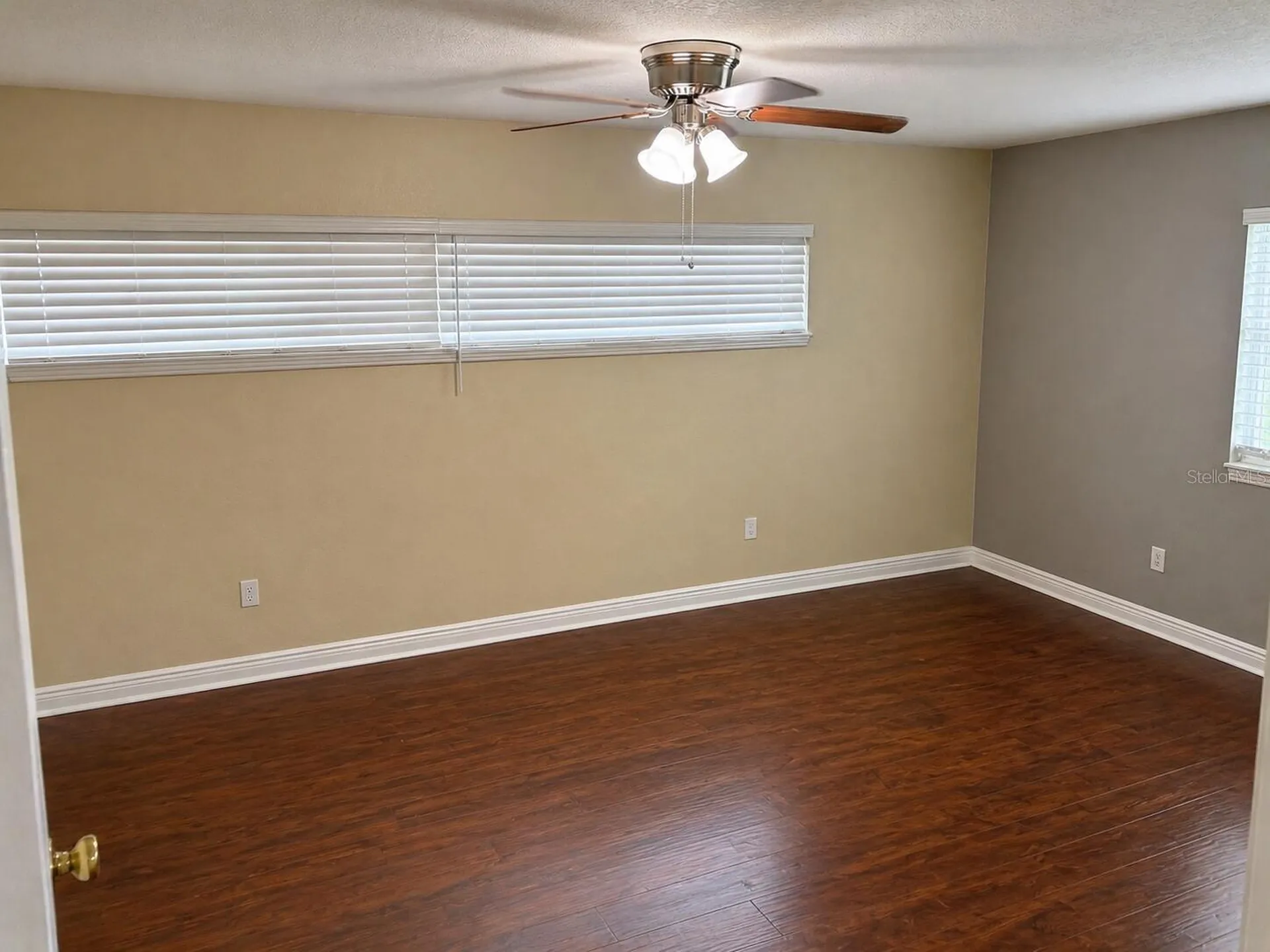 8618 Grandview Drive Tampa FL 33617