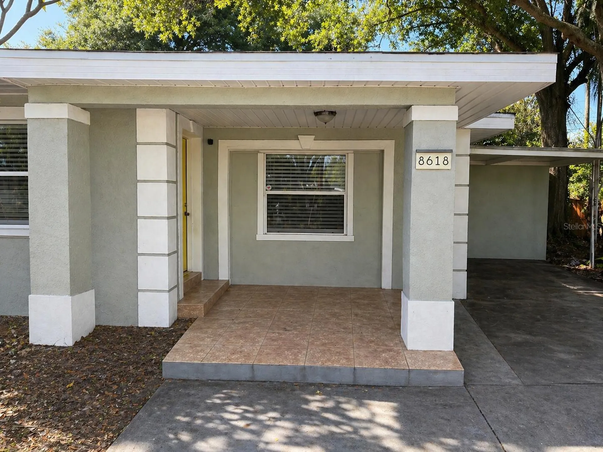 8618 Grandview Drive Tampa FL 33617