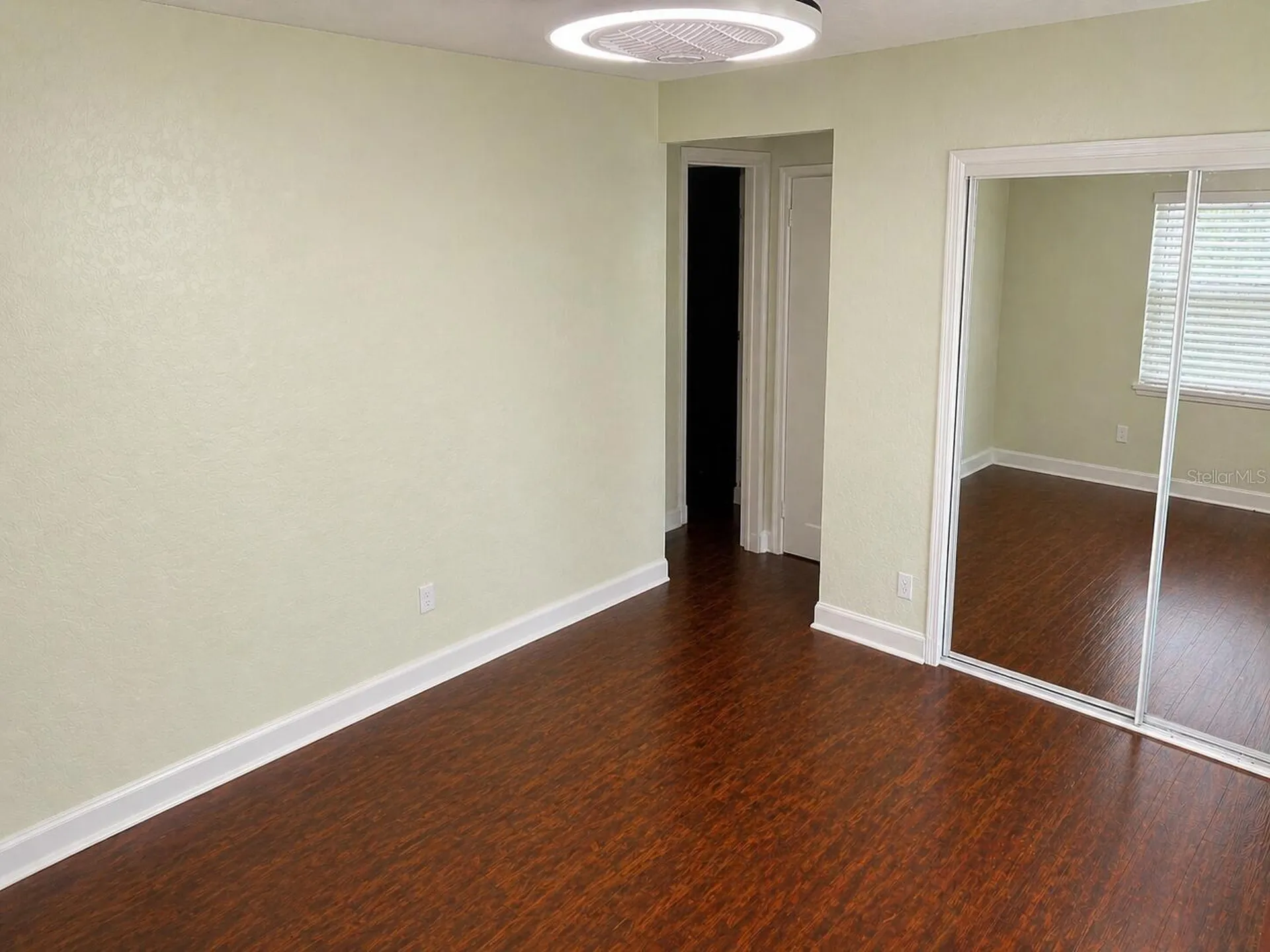 8618 Grandview Drive Tampa FL 33617