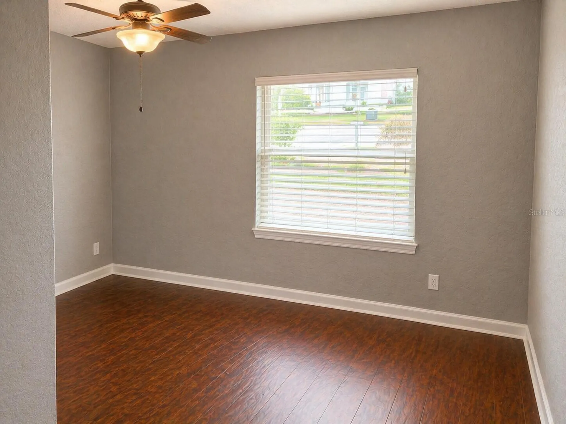 8618 Grandview Drive Tampa FL 33617