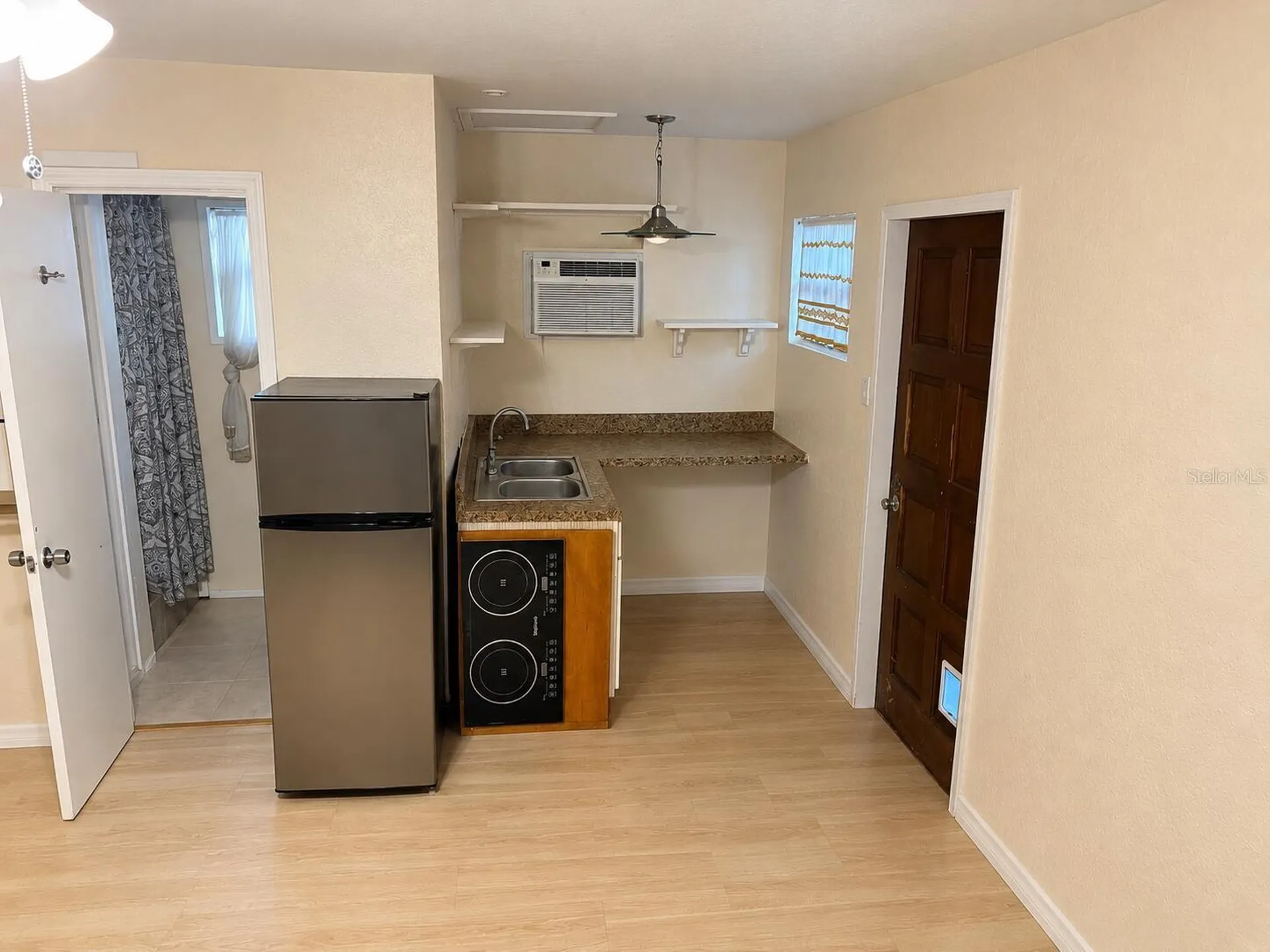 8618 Grandview Drive Tampa FL 33617