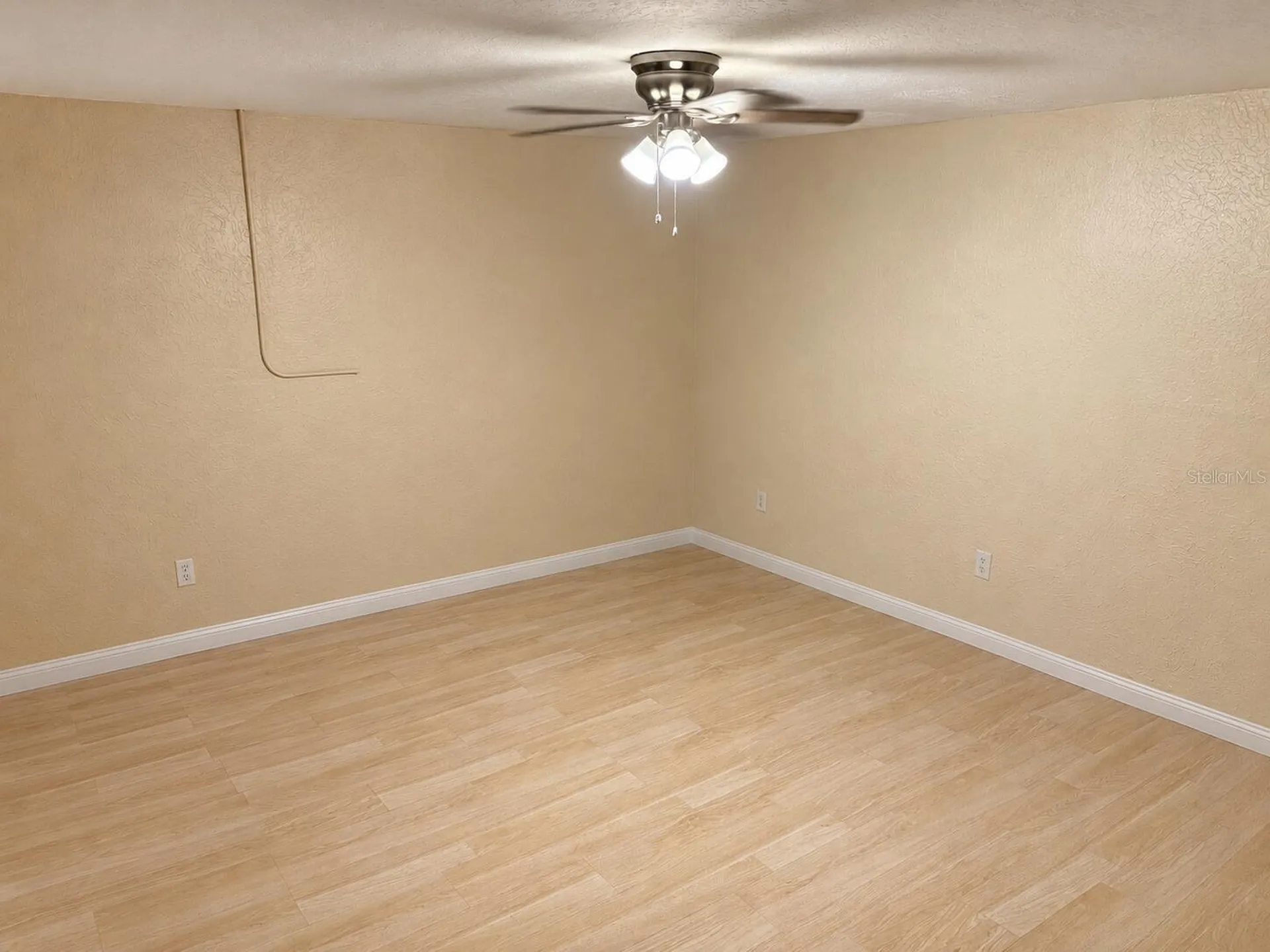 8618 Grandview Drive Tampa FL 33617