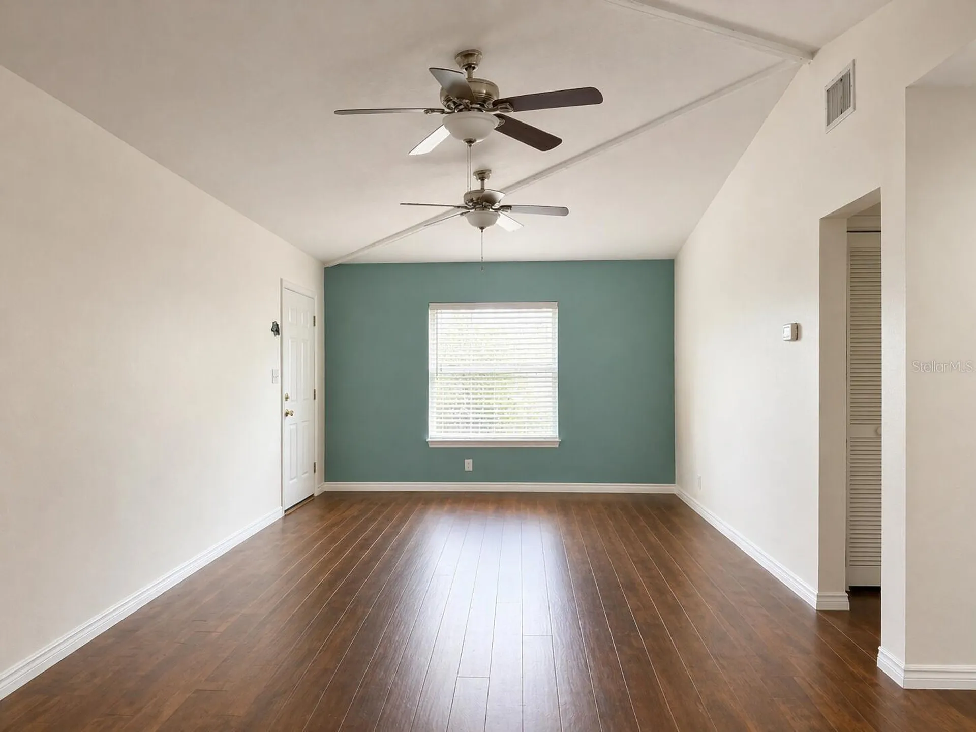 8618 Grandview Drive Tampa FL 33617
