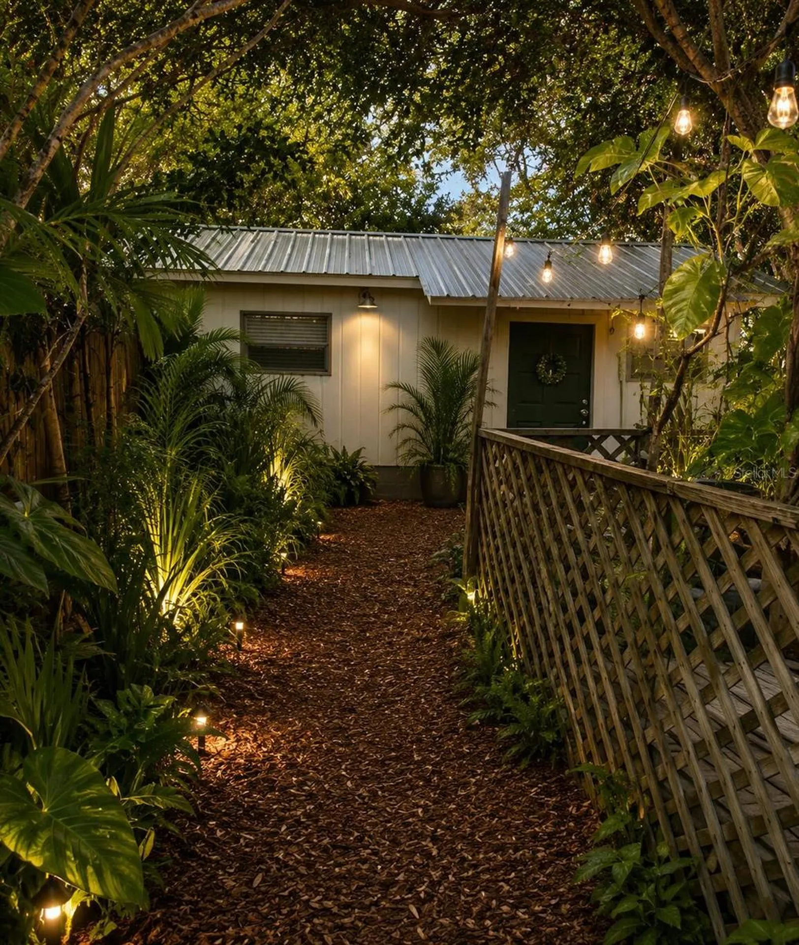 8618 Grandview Drive Tampa FL 33617