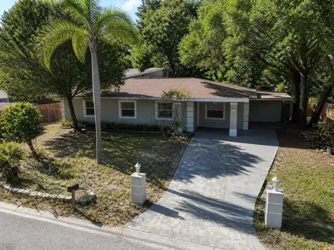 8618 Grandview Drive Tampa FL 33617