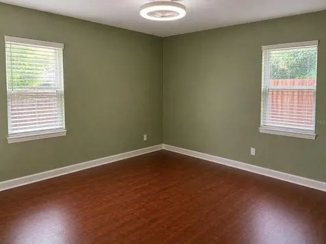 8618 Grandview Drive Tampa FL 33617