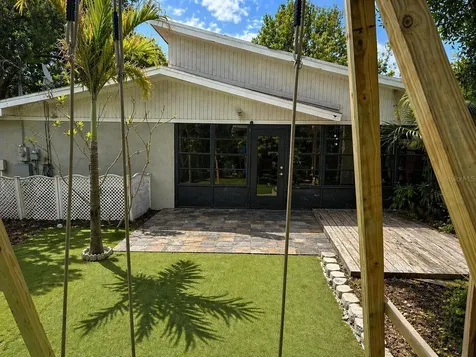 8618 Grandview Drive Tampa FL 33617