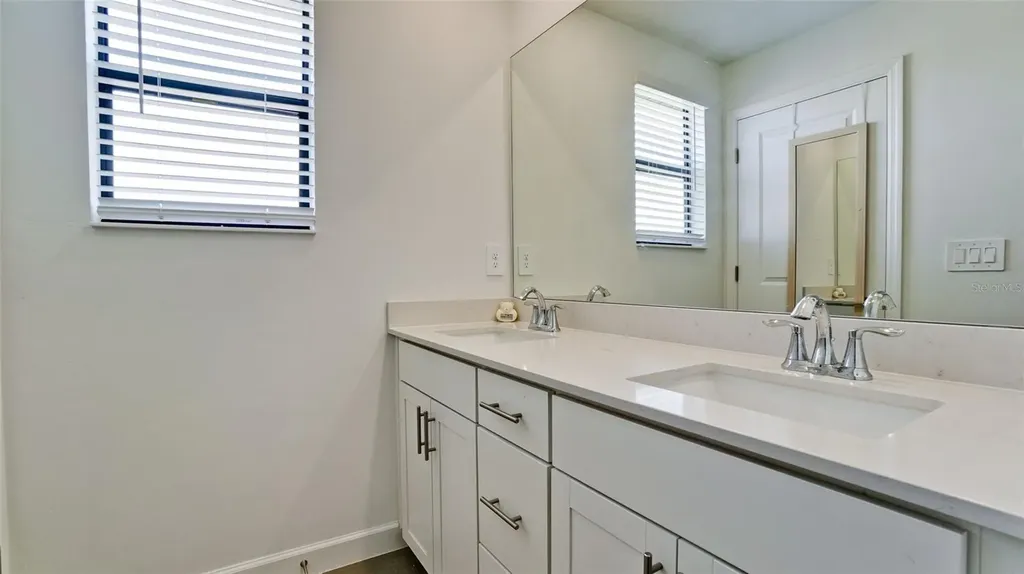 5312 Seal Isle Court Bradenton FL 34211
