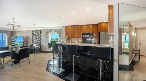 5320 Gulf Of Mexico Drive Longboat Key FL 34228