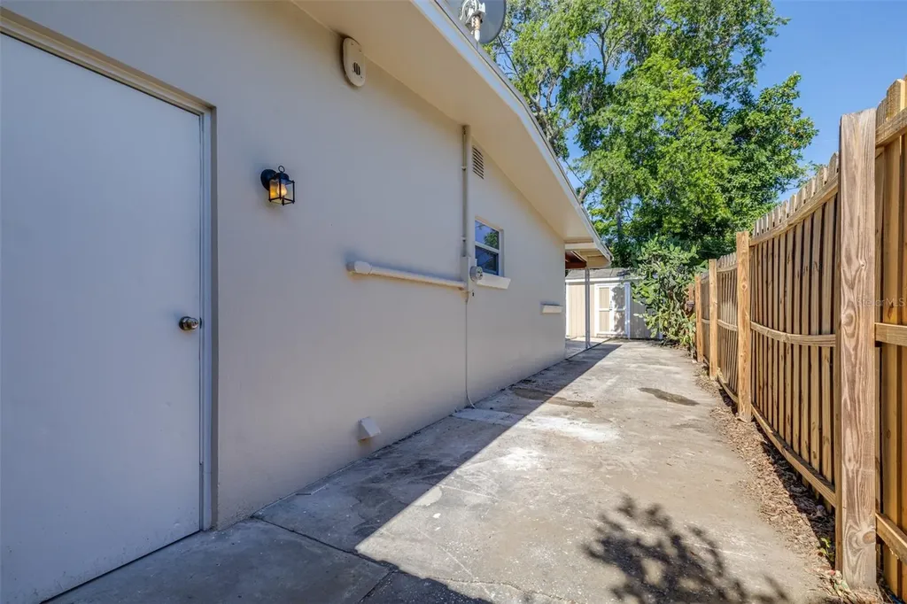 942 Dumont Drive Dunedin FL 34698