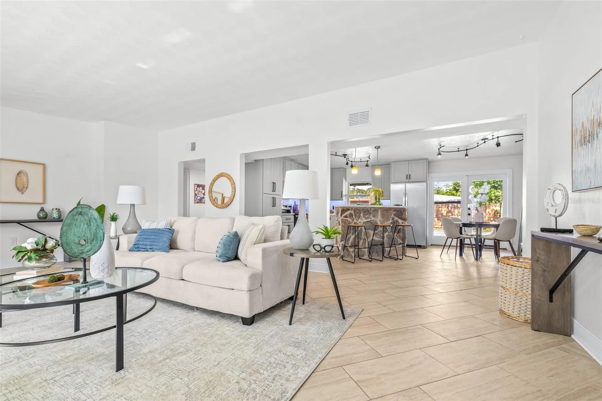 942 Dumont Drive Dunedin FL 34698
