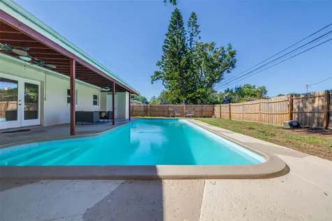 942 Dumont Drive Dunedin FL 34698