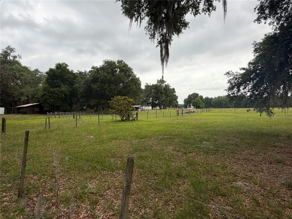 2748 Cr 543 Sumterville FL 33585