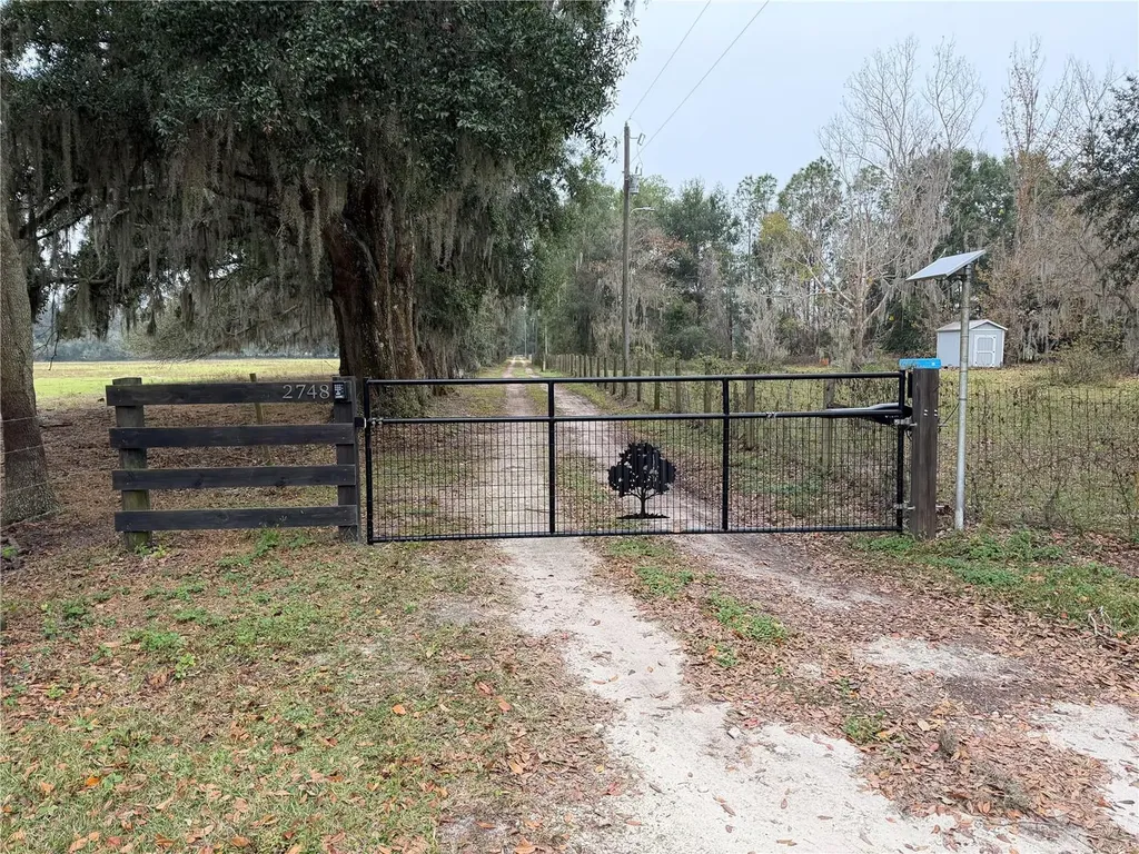2748 Cr 543 Sumterville FL 33585