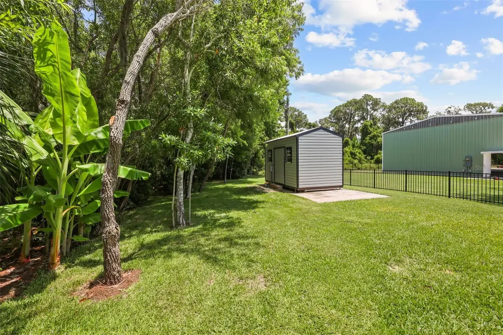 33000 Lakeshore Drive Tavares FL 32778