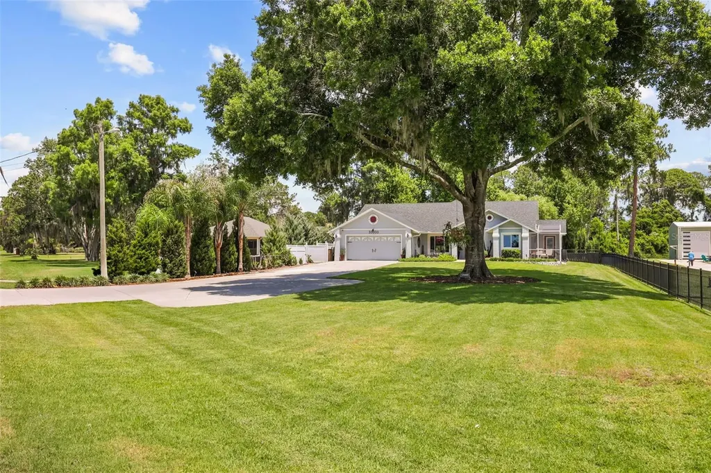 33000 Lakeshore Drive Tavares FL 32778