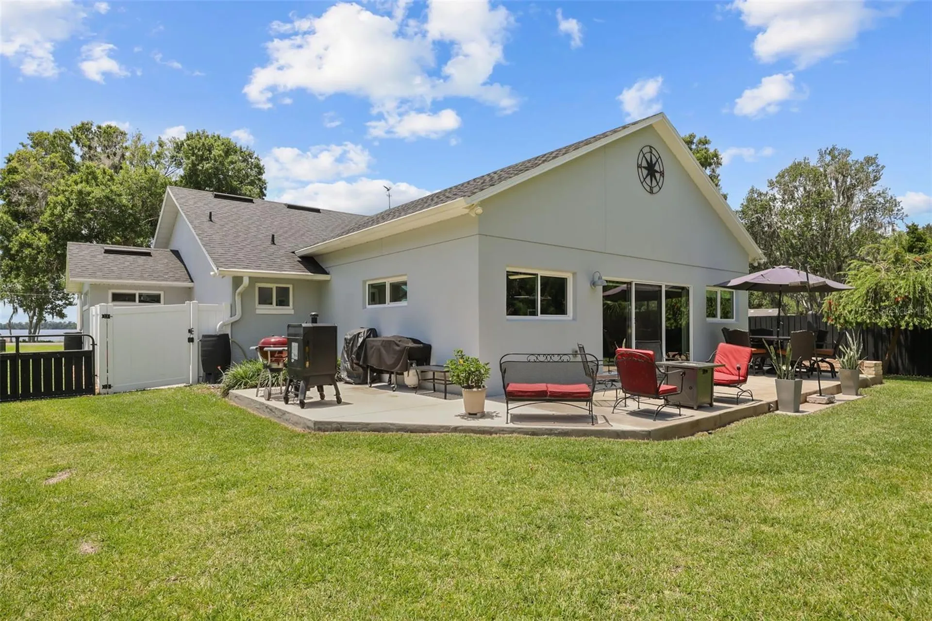 33000 Lakeshore Drive Tavares FL 32778