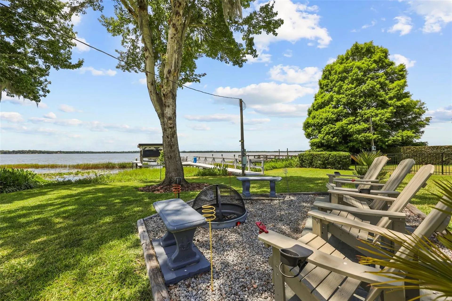 33000 Lakeshore Drive Tavares FL 32778
