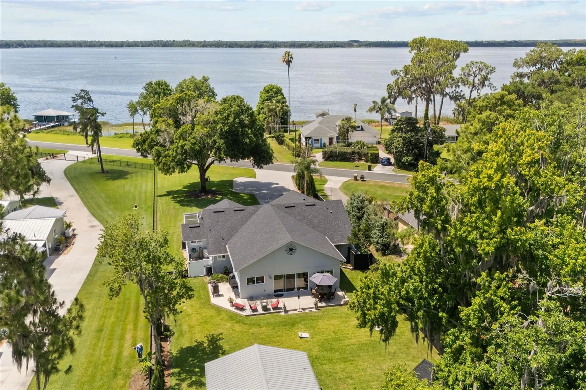 33000 Lakeshore Drive Tavares FL 32778