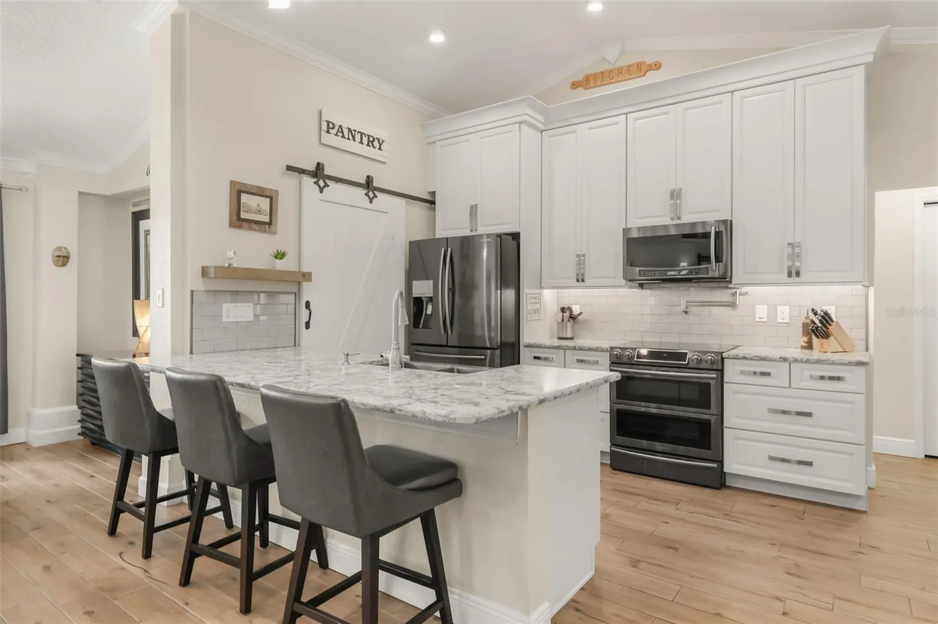 33000 Lakeshore Drive Tavares FL 32778