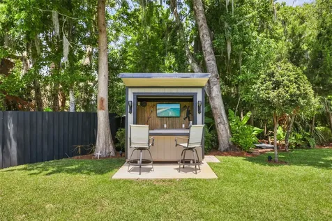 33000 Lakeshore Drive Tavares FL 32778
