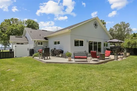 33000 Lakeshore Drive Tavares FL 32778