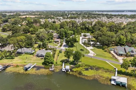 33000 Lakeshore Drive Tavares FL 32778