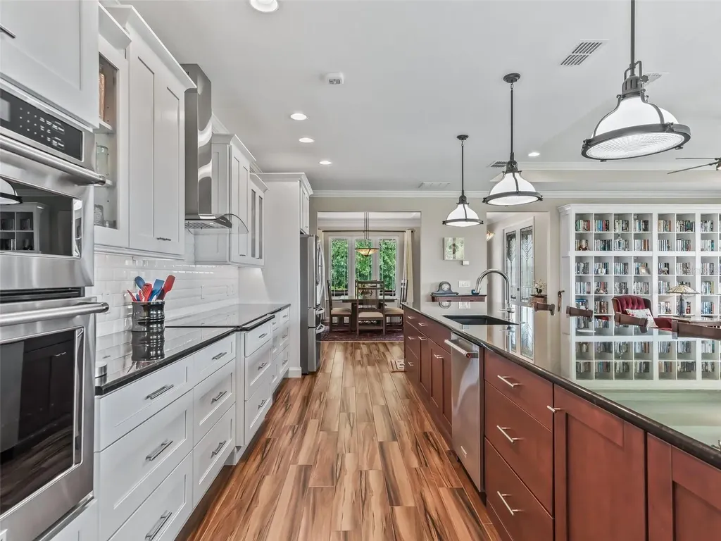 10725 SE 160th Court Road Ocklawaha FL 32179
