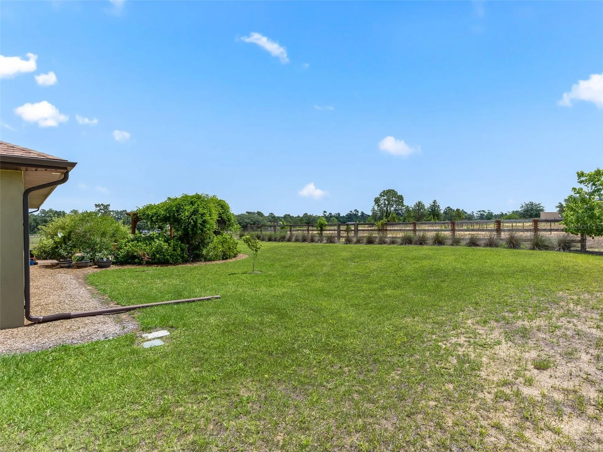 10725 SE 160th Court Road Ocklawaha FL 32179