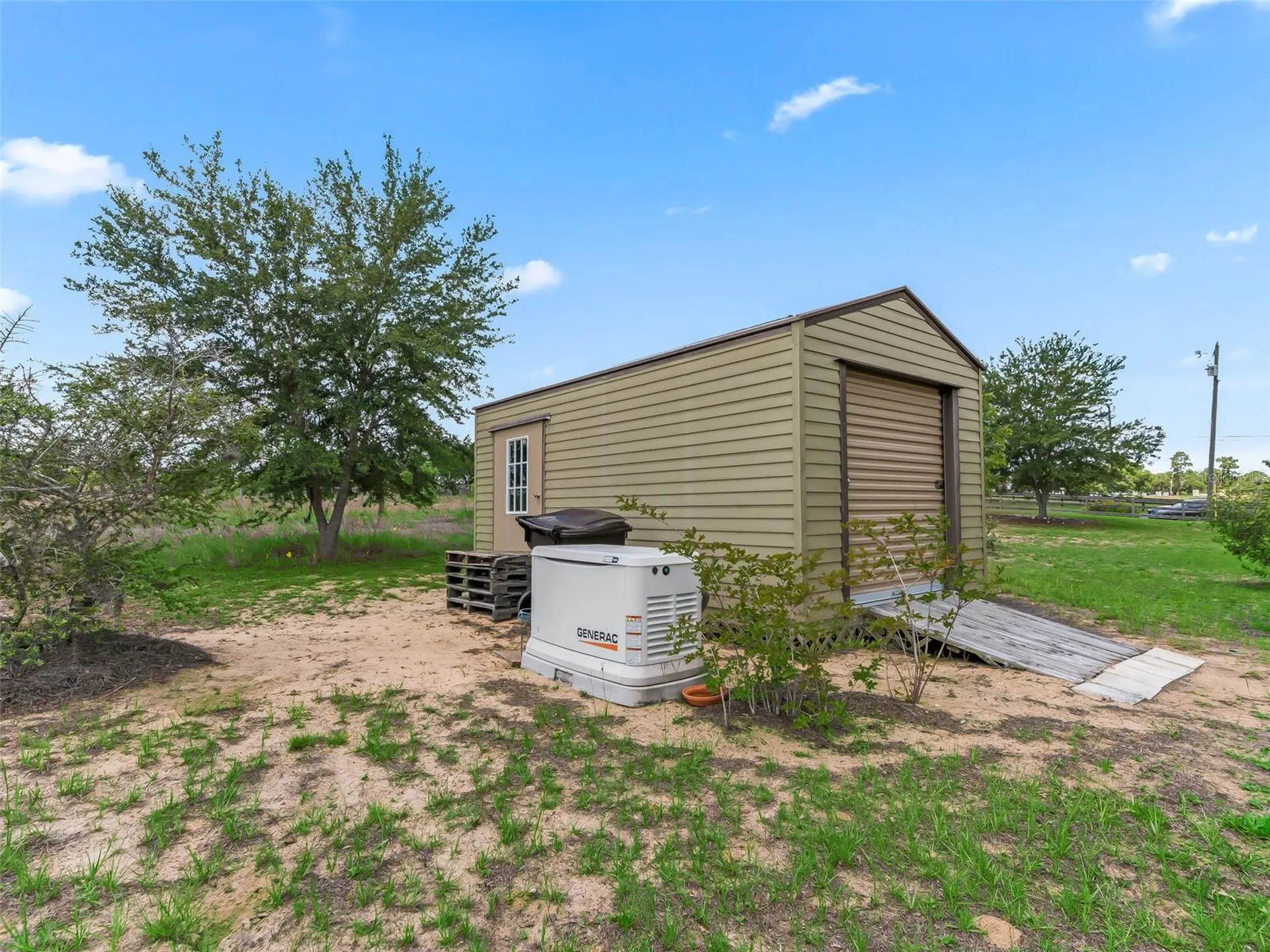 10725 SE 160th Court Road Ocklawaha FL 32179