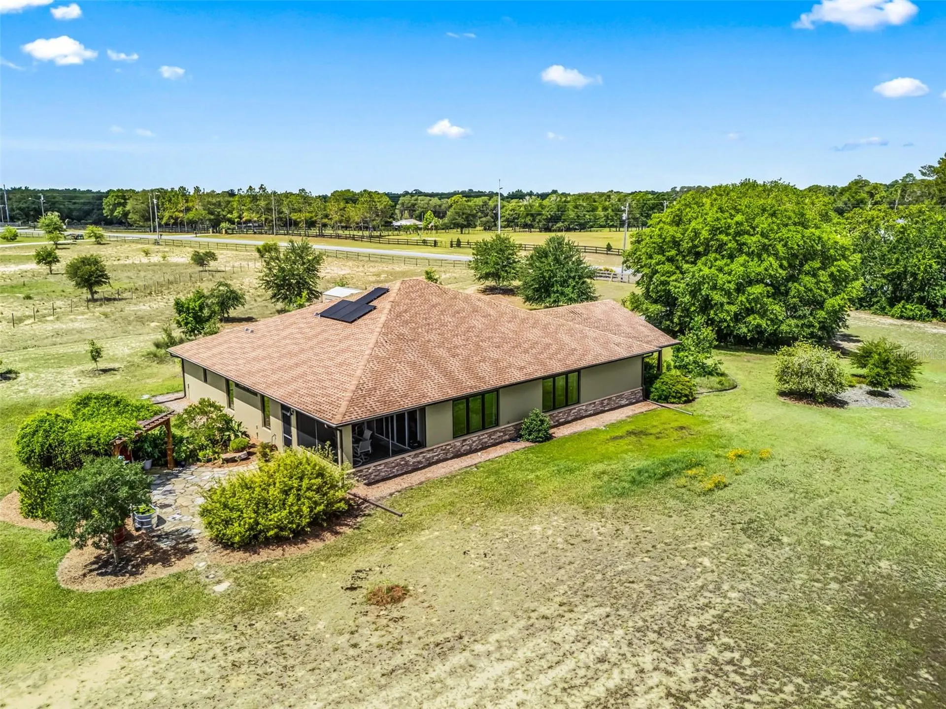 10725 SE 160th Court Road Ocklawaha FL 32179