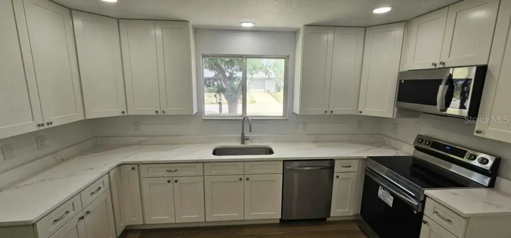 10842 SW 90th Court Ocala FL 34481