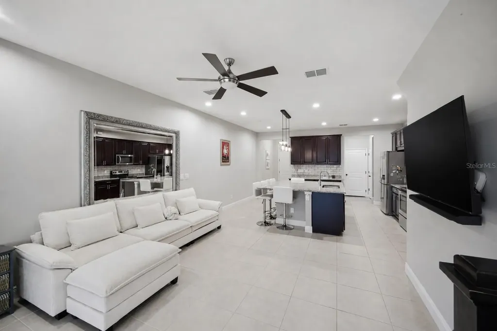 2013 Sunset Wind Loop Oldsmar FL 34677