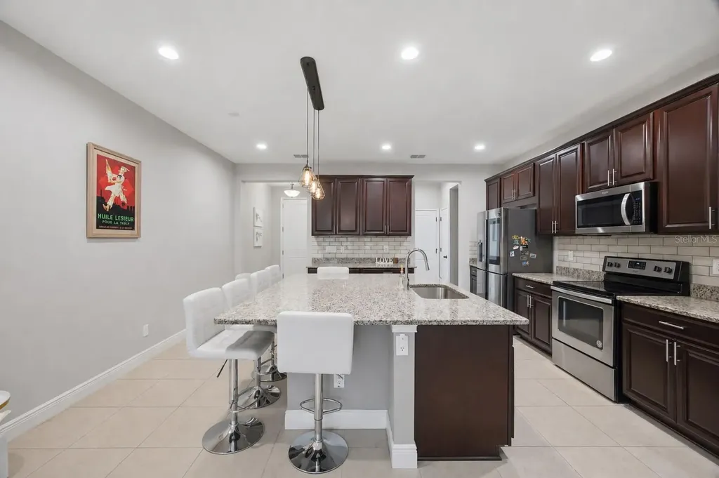 2013 Sunset Wind Loop Oldsmar FL 34677