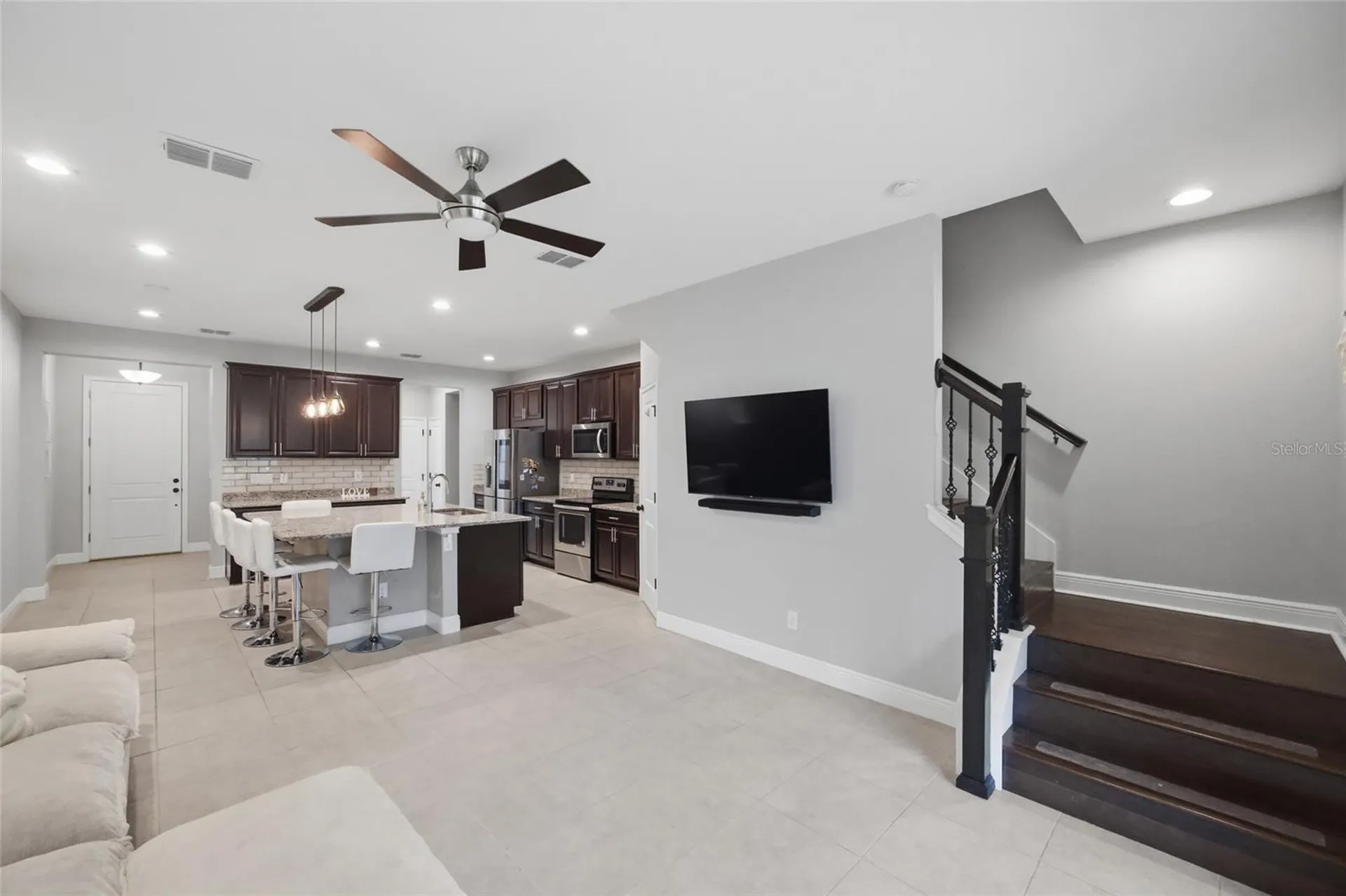 2013 Sunset Wind Loop Oldsmar FL 34677