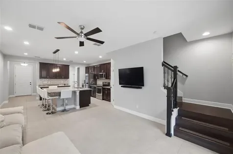 2013 Sunset Wind Loop Oldsmar FL 34677