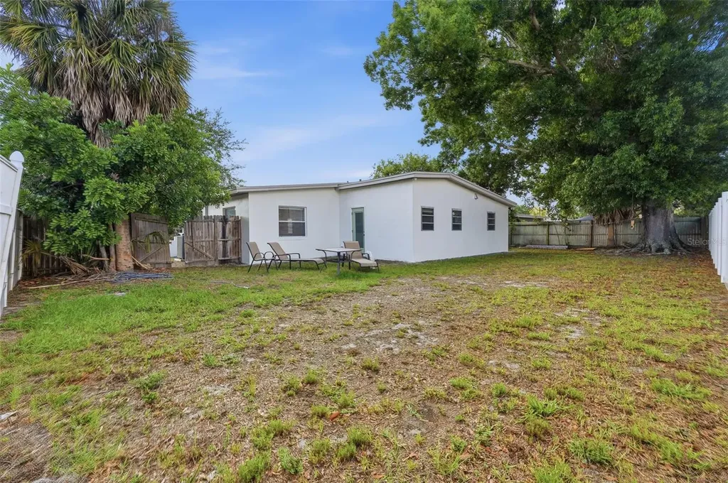 6000 12th Way N St Petersburg FL 33703