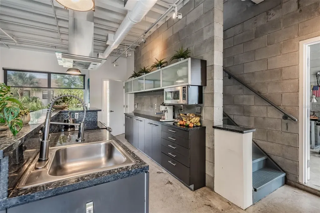 3107 W De Leon Street Tampa FL 33609